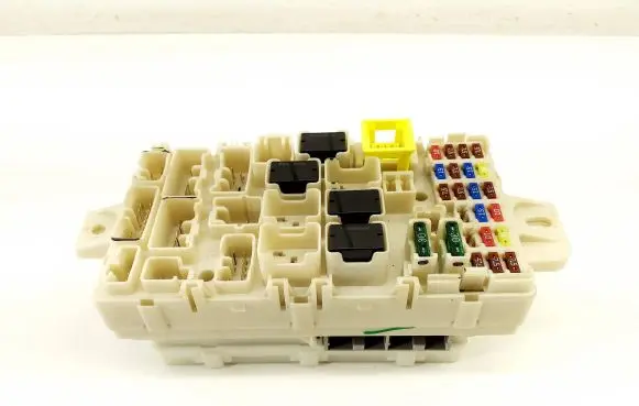 Mitsubishi Space Star Fuse module 8637B7 G8C937MF2Z00