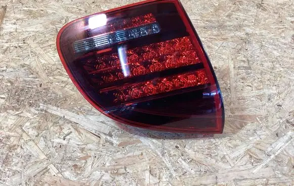Porsche Cayenne (92A) Tailgate rear/tail lights 7p5945093 95863109301 95863109331