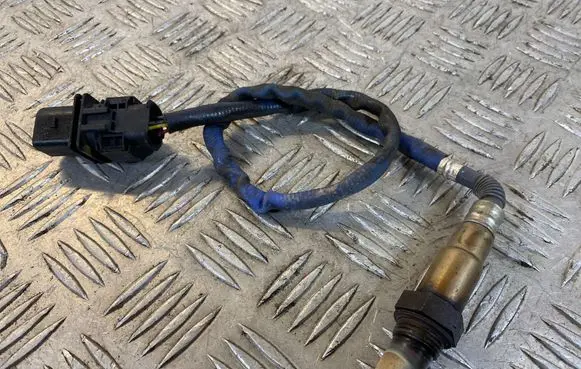 Mercedes-Benz E C207 W207 Lambda probe sensor 0045424818 0258017080