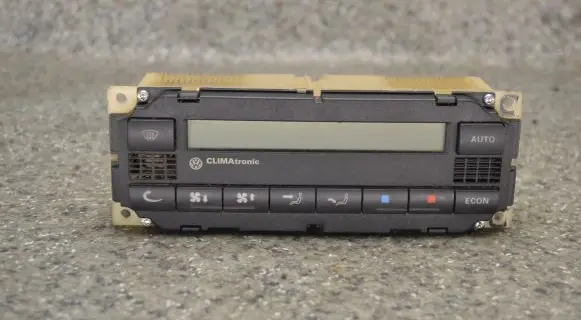 Volkswagen PASSAT B5 Climate control unit 00761702 PA6-GF30 D29