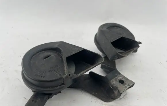 Audi TT TTS Mk2 Horn signal 8J0951223A 8J0951221A