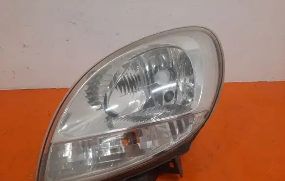 Nissan Kubistar Headlight/headlamp 8200236690