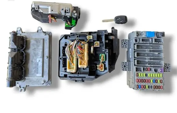 Engine ECU kit and lock set