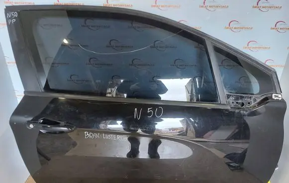Peugeot 208 I Front door 