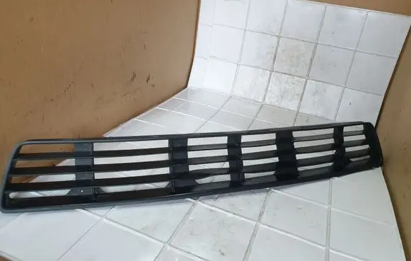 Audi A4 S4 B5 8D Front bumper lower grill 8D0807683