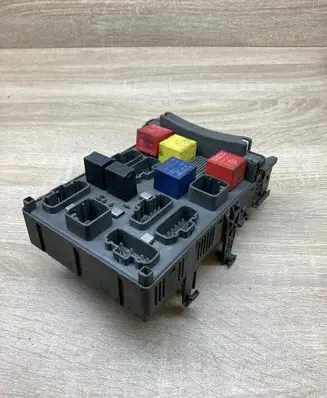 Renault Laguna II Fuse module 8200148810A 8200004201E