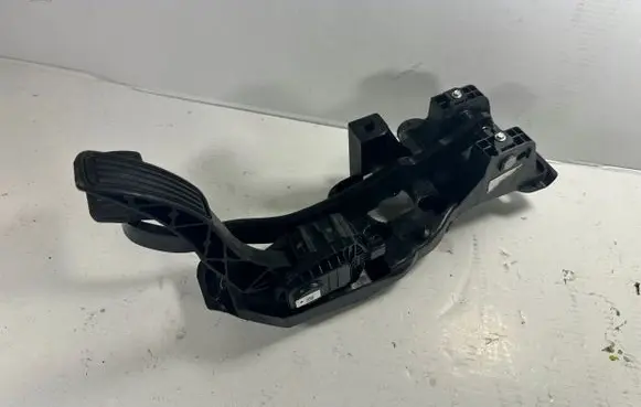Ford Mondeo MK V Brake pedal bracket assembly 