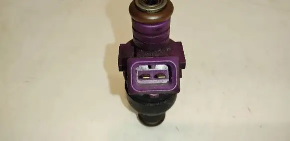 Volvo S40, V40 Fuel injector 9125118