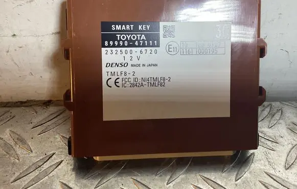 Toyota Prius+ (ZVW40) Keyless (KESSY) go control unit/module 8999047111