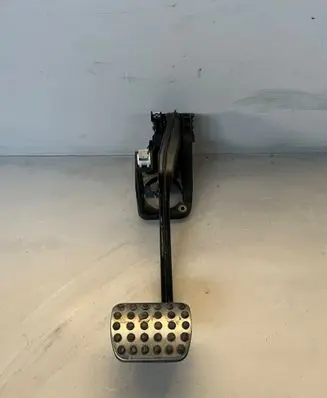 Mercedes-Benz CLA C117 X117 W117 Brake pedal A2462900700 A2462901100