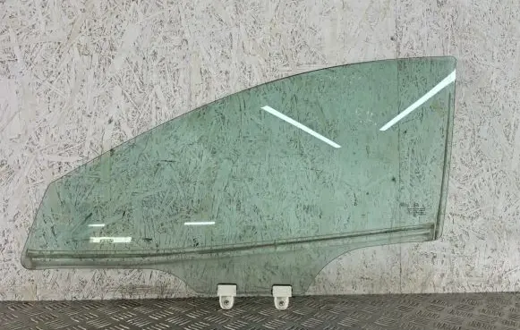 Mazda 3 II Front door window glass four-door 43R000071