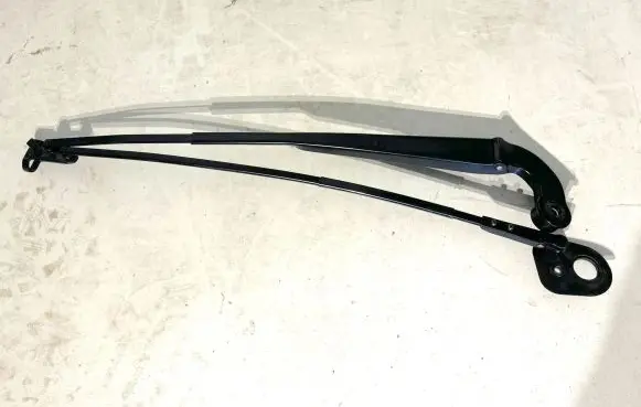 Maserati GranTurismo Front wiper blade arm 97036203 3392126059