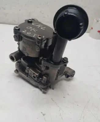 Volkswagen PASSAT B8 Oil pump 04L145208K 04L115263B CRL