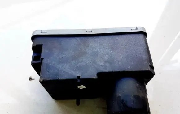 Volkswagen Golf III Central locking vacuum pump 1H0962257