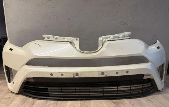 Toyota RAV 4 (XA40) Front bumper 52119-0R180