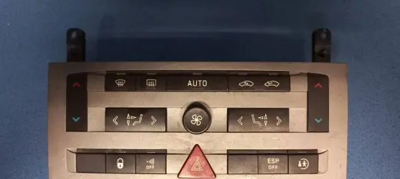 Peugeot 407 Climate control unit 96573322