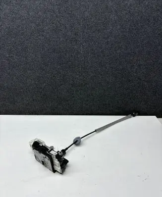 Volvo V40 Front door lock 31391824