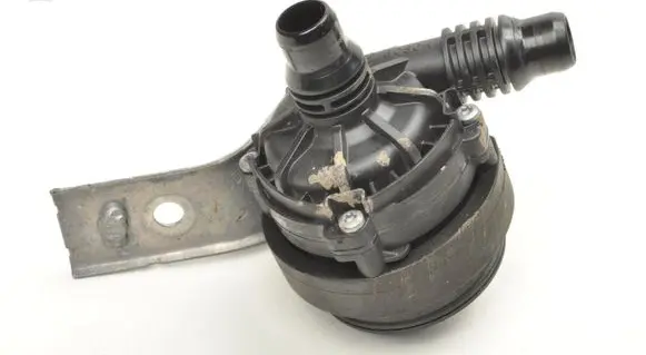 BMW X1 F48 F49 Water pump 8643397