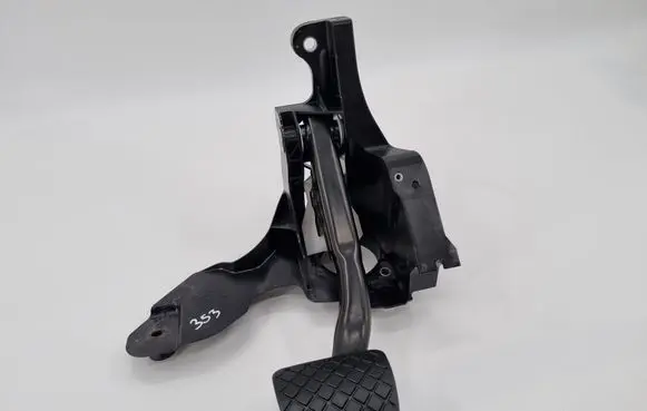 Audi A5 Brake pedal 8B1723140 8B1723117