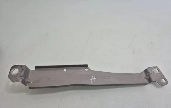 Volvo S60 Fender mounting bracket 31468233