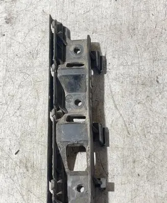 Volkswagen PASSAT B6 Front bumper mounting bracket 3C0807183