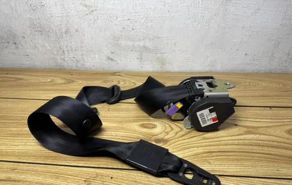 Audi Q7 4L Front seatbelt 606727200