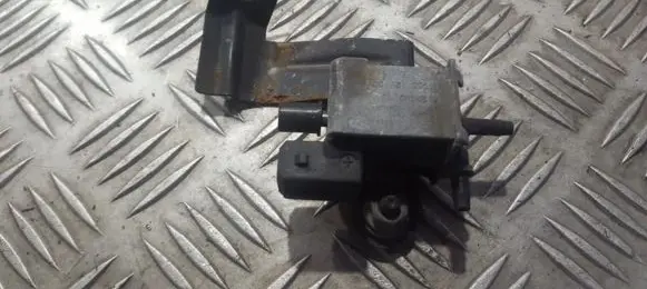 BMW X5 E53 Turbo solenoid valve 72234013 7.22340.13