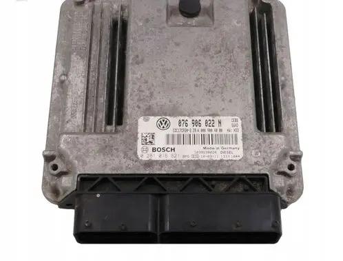 Volkswagen Touareg I Engine control unit/module 076906022N