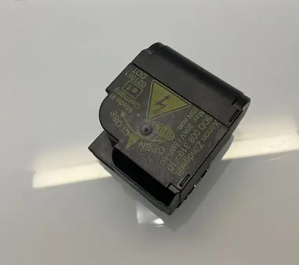Mercedes-Benz E W211 Headlight ballast module Xenon 5DD00831910 30KV85VAC
