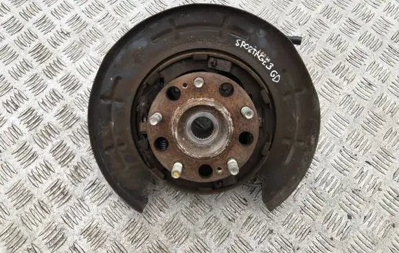 Rear wheel hub