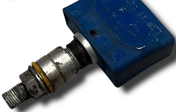 Alfa Romeo Mito Tire pressure sensor T445 8200169160