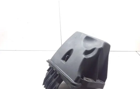 Vacuum air tank