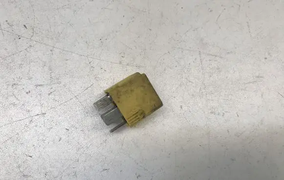 Mercedes-Benz Vito Viano W639 Other relay A0025421419 4RD00779400