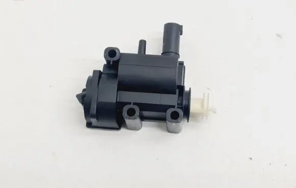 Fuel tank cap lock motor