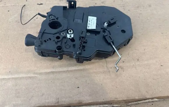 Volkswagen Transporter - Caravelle T5 Tailgate/trunk/boot lock/catch/latch 01072444003 15427 7H0827407E