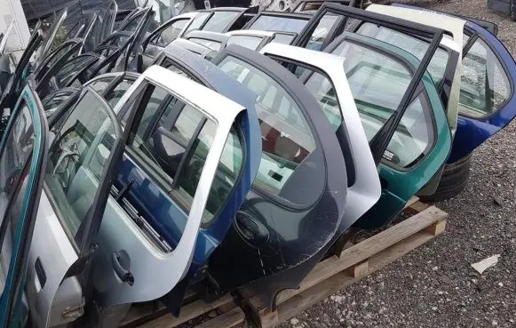 Mazda 323 Rear door