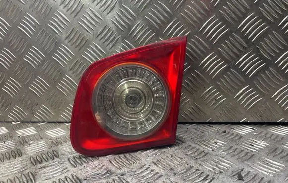 Volkswagen Jetta V Tailgate rear/tail lights 1K5945094 983152