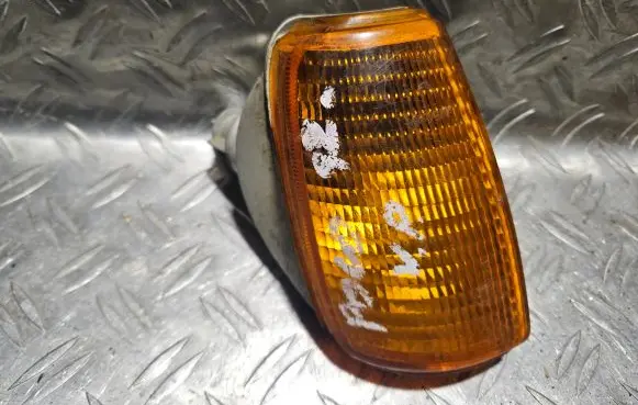 Volkswagen Polo II 86C 2F Front indicator light 867953050