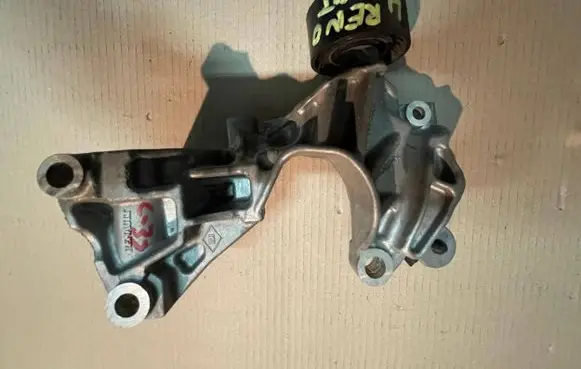 Renault Twingo III Generator/alternator bracket 117107055R 15790134