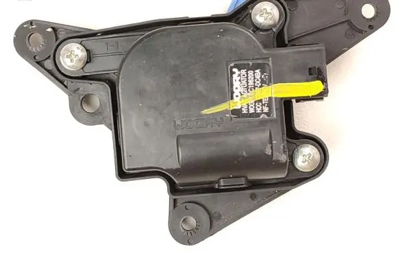 Hyundai Santa Fe A/C air flow flap actuator/motor D267DC4BA