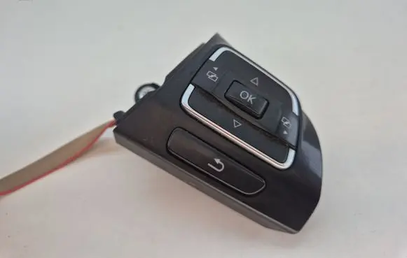 Volkswagen Golf VI Steering wheel buttons/switches 5C0959538B
