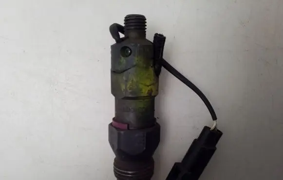 Ford Mondeo MK II Fuel injector LDC008R01