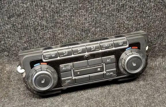 Volkswagen Golf VI Climate control unit 5K0907044BT