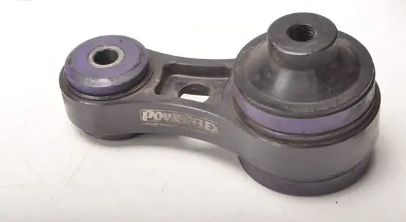 Ford Fiesta Engine mounting bracket 