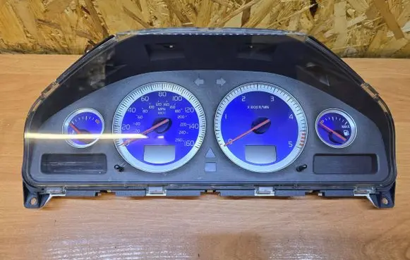 Volvo XC90 Speedometer (instrument cluster) 30765611 30635677 69199260T