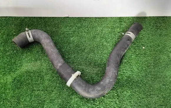 Toyota RAV 4 (XA40) Engine coolant pipe/hose