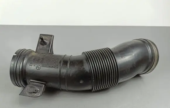 Maserati Quattroporte Air intake duct part 670004643