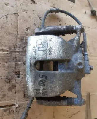 Volkswagen PASSAT B8 Front brake caliper