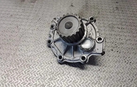 Volvo V70 Water pump VKPC86635