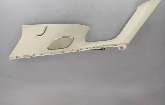 (D)pillar trim (top)